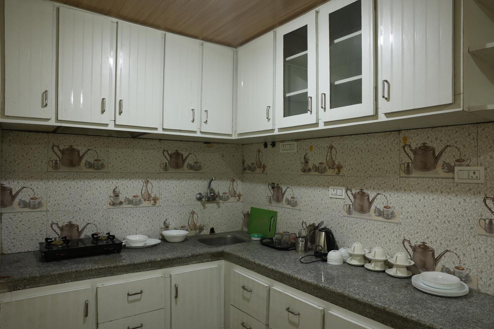 Khwaab Gah By The Khayabaan-Homestay Apartments Fully Furnished With Functional Kitchen, Wifi & Parking In City Centre Srīnagar Esterno foto